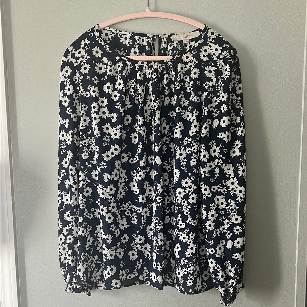 LOFT | Women’s | Large | Navy and White Floral Blouse